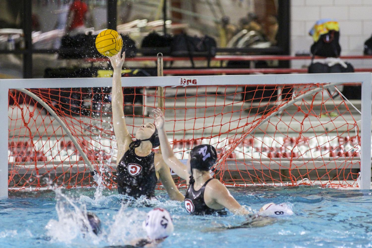 <a href='http://mp4j.vivendaoriente.com'>博彩网址大全</a> student athletes compete in a water polo tournament on campus.